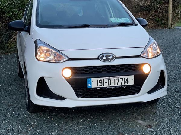 Hyundai i10 Hatchback, Petrol, 2019, White