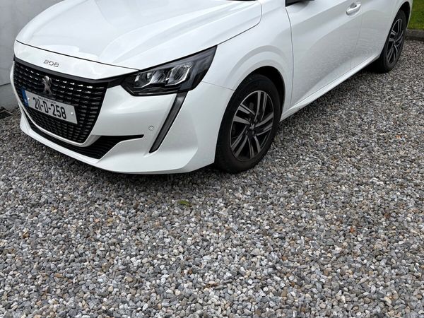 Peugeot 208 Hatchback, Petrol, 2021, White