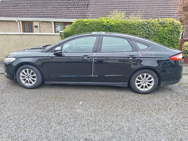 Ford Mondeo Hatchback, Diesel, 2016, Black