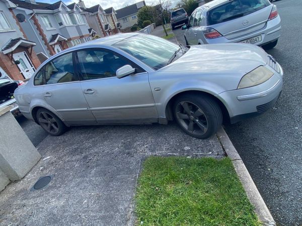 Volkswagen Passat Saloon, Diesel, 2003, Silver