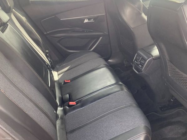 Peugeot 3008 SUV, Diesel, 2017, Red