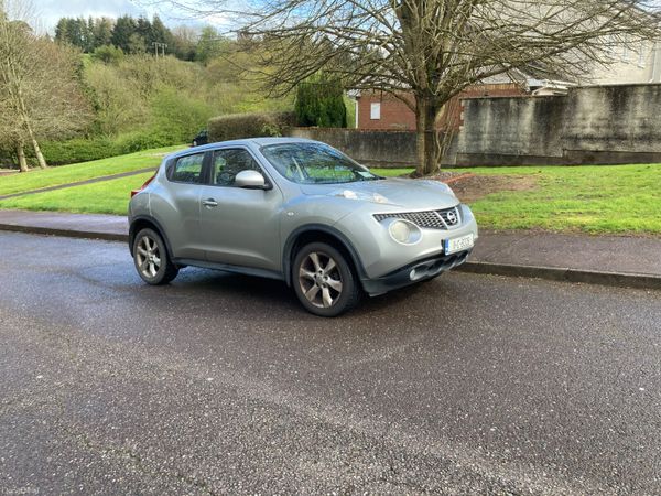 Nissan Juke SUV, Petrol, 2011, Silver