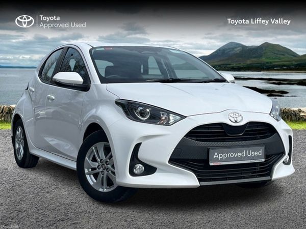 Toyota Yaris Hatchback, Petrol Hybrid, 2025, White