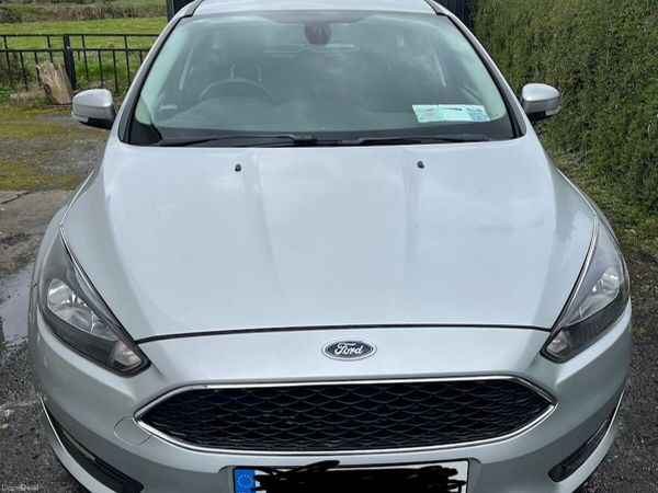 Ford Focus Hatchback, Petrol, 2015, Silver
