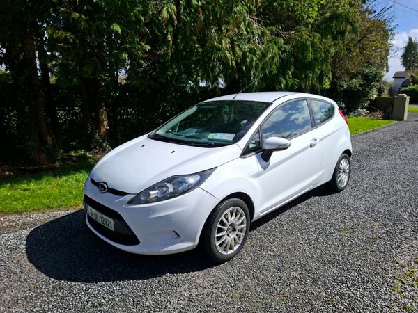 Ford Fiesta Hatchback, Petrol, 2010, White