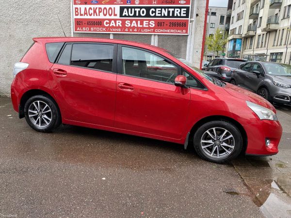 Toyota Verso MPV, Diesel, 2014, Red