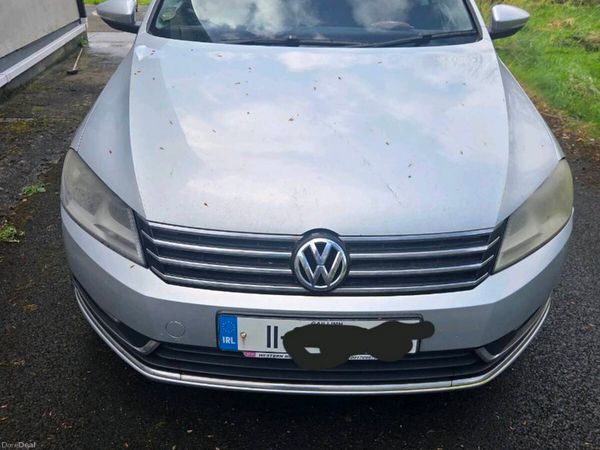 Volkswagen Passat Saloon, Diesel, 2011, Silver