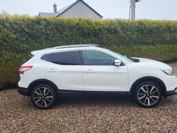 Nissan Qashqai SUV, Diesel, 2017, White