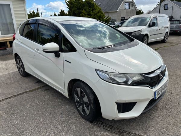 Honda Fit Hatchback, Petrol Hybrid, 2016, White
