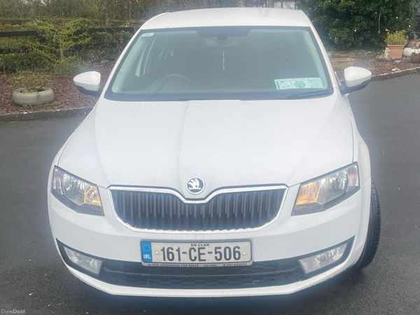 Skoda Octavia Saloon, Diesel, 2016, White