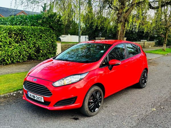 Ford Fiesta Hatchback, Petrol, 2014, Red