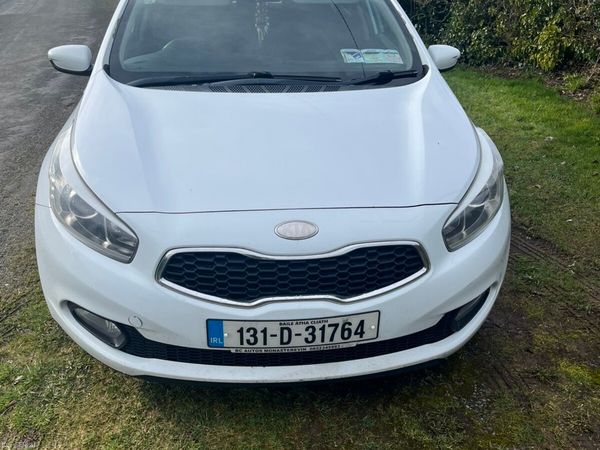 Kia Ceed Hatchback, Diesel, 2013, White