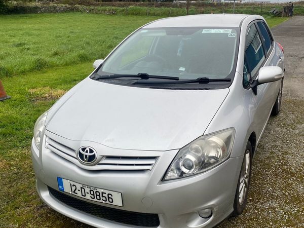 Toyota Auris Hatchback, Diesel, 2012, Silver