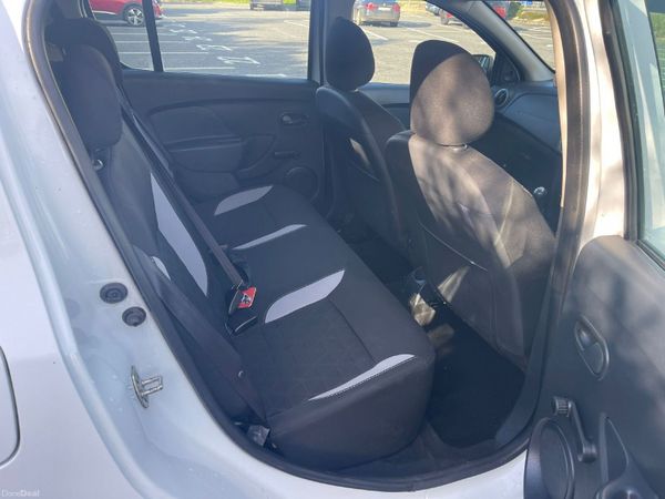 Dacia Sandero Stepway Hatchback, Diesel, 2016, White