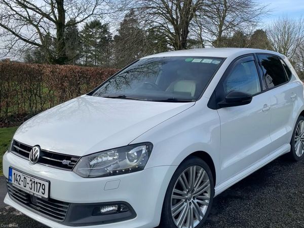 Volkswagen Polo Hatchback, Petrol, 2014, White