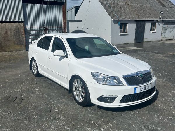 Skoda Octavia Saloon, Diesel, 2012, White