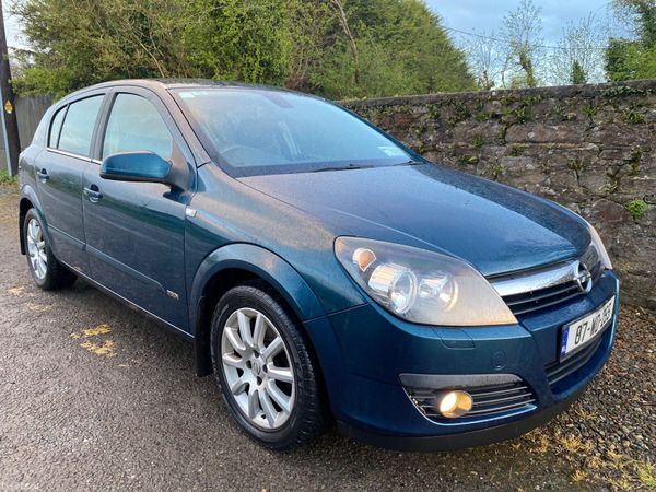 Opel Astra Hatchback, Petrol, 2007, Yellow