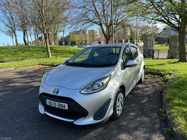 Toyota Aqua Hatchback, Petrol Hybrid, 2019, Silver