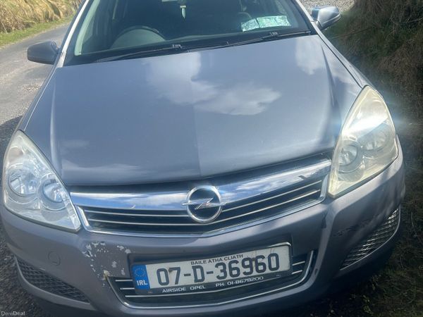 Opel Astra Hatchback, Petrol, 2007, Grey