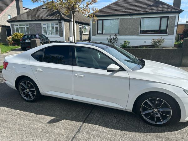 Skoda Superb Saloon, Diesel, 2017, White