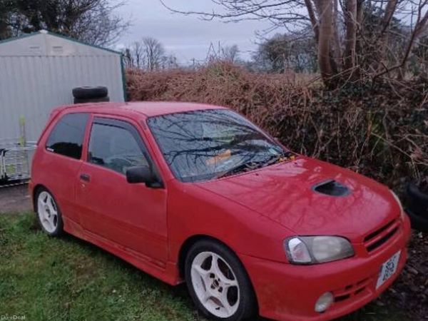 Toyota Starlet Hatchback, Petrol, 1999, Red