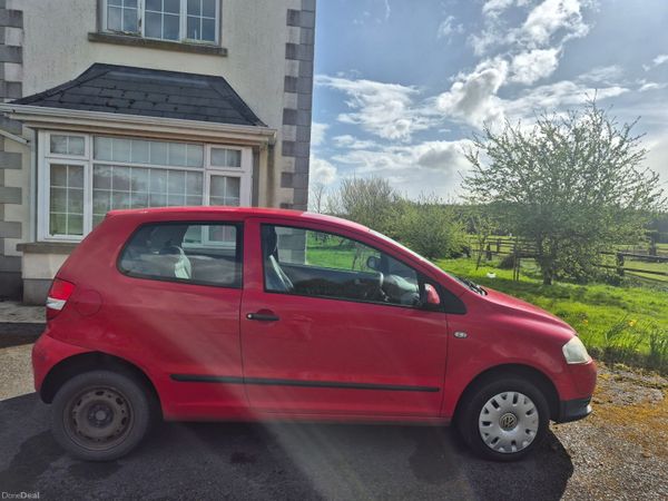 Volkswagen Fox Hatchback, Petrol, 2007, Red