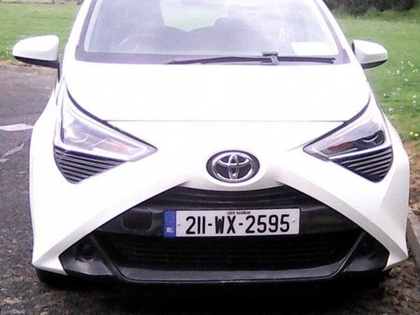 Toyota Aygo Hatchback, Petrol, 2021, White