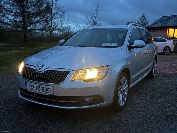 Skoda Superb Estate, Diesel, 2013, Silver