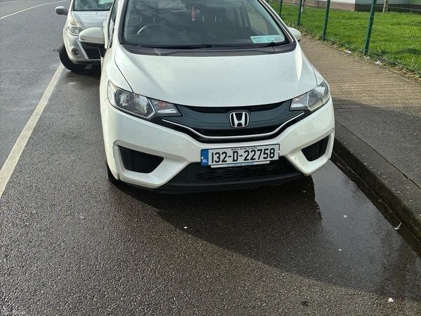 Honda Fit Hatchback, Petrol, 2013, White