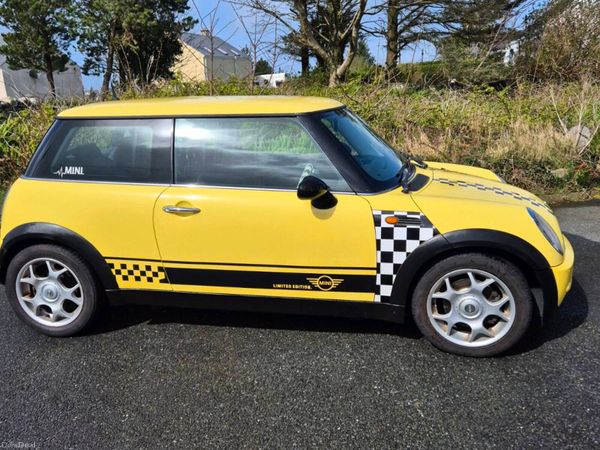 Mini One Hatchback, Petrol, 2004, Yellow