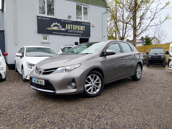 Toyota Auris Hatchback, Petrol, 2014, Bronze