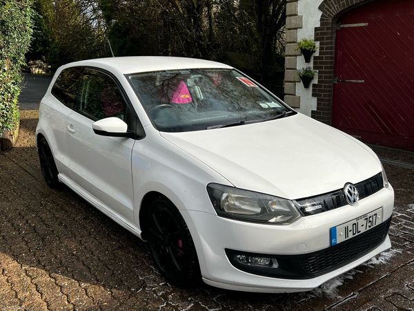 Volkswagen Polo Hatchback, Diesel, 2011, White
