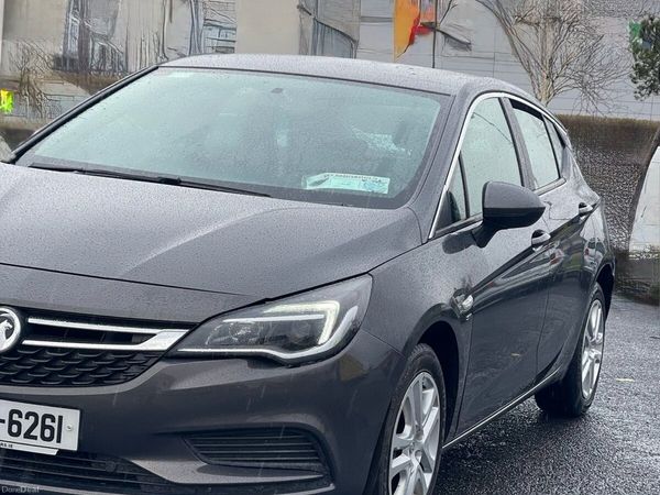 Vauxhall Astra Hatchback, Diesel, 2016, Grey