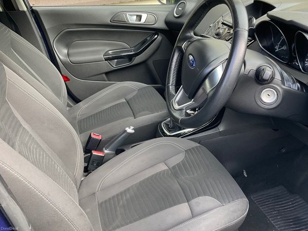 Ford Fiesta Hatchback, Petrol, 2014, Blue