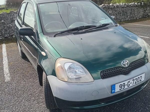 Toyota Yaris Hatchback, Petrol, 1999, Green