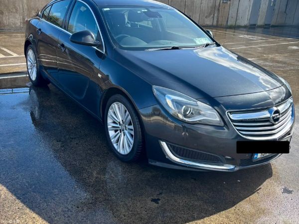 Opel Insignia Hatchback, Diesel, 2015, Black