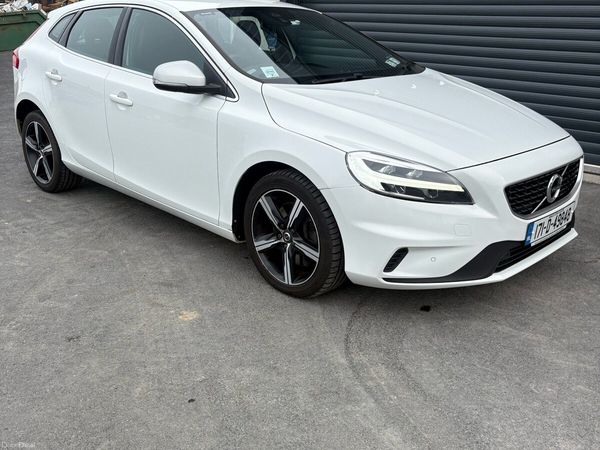 Volvo V40 Hatchback, Petrol, 2017, White