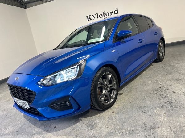 Ford Focus Hatchback, Diesel, 2021, Blue