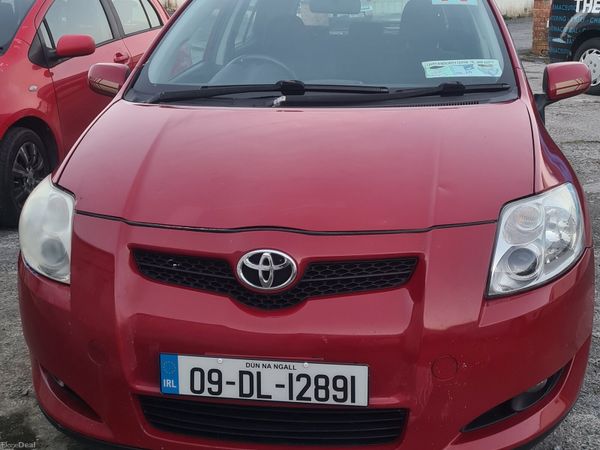 Toyota Auris Hatchback, Diesel, 2009, Red