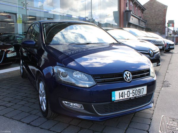 Volkswagen Polo Hatchback, Petrol, 2014, Blue