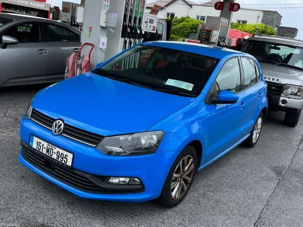 Volkswagen Polo Hatchback, Petrol, 2015, Blue