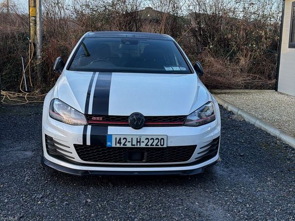 Volkswagen Golf Hatchback, Petrol, 2014, White