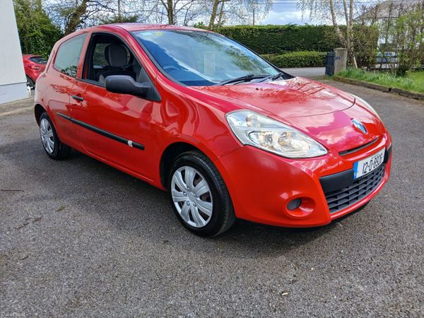 Renault Clio Hatchback, Ethanol Petrol, 2012, Red