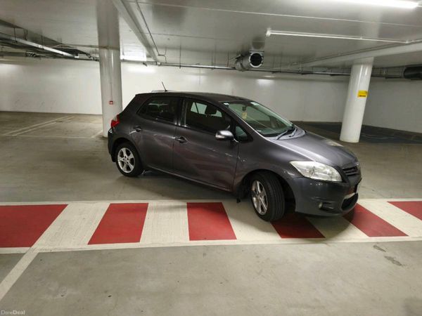 Toyota Auris Hatchback, Diesel, 2010, Grey
