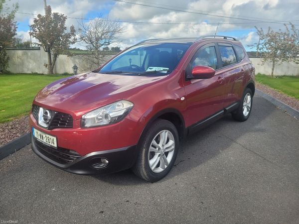 Nissan Qashqai+2 Hatchback, Diesel, 2011, Red