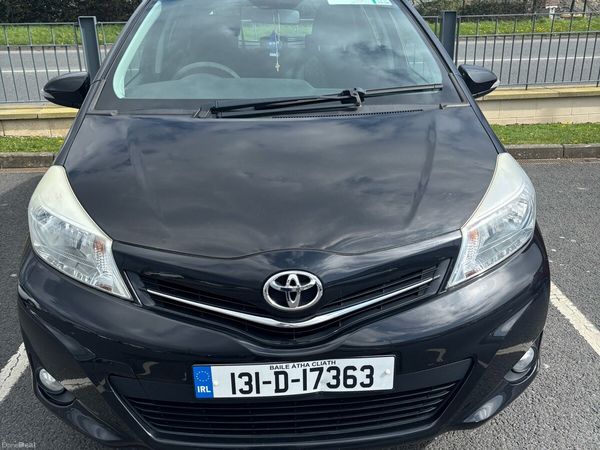 Toyota Yaris Hatchback, Petrol, 2013, Black