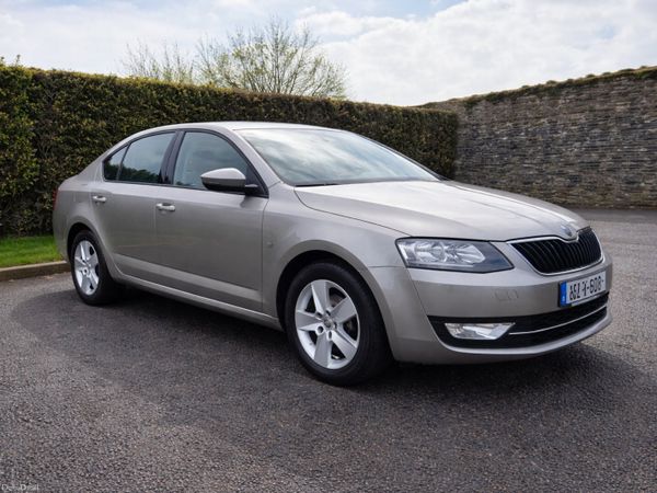 Skoda Octavia Saloon, Diesel, 2015, Beige