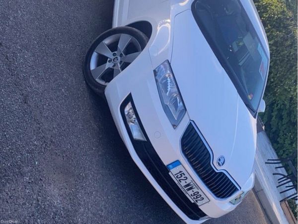 Skoda Octavia Saloon, Diesel, 2015, White