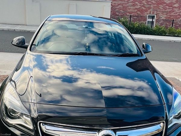 Opel Insignia Hatchback, Diesel, 2017, Black