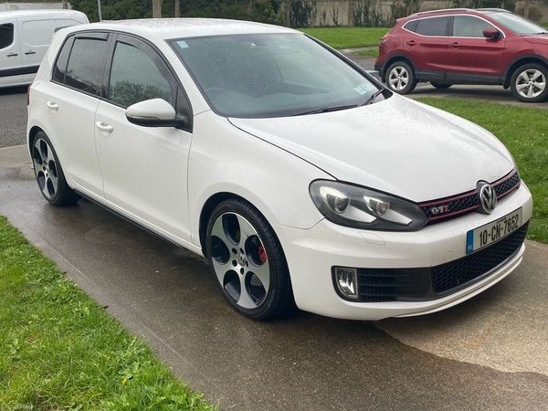 Volkswagen Golf Hatchback, Petrol, 2010, White